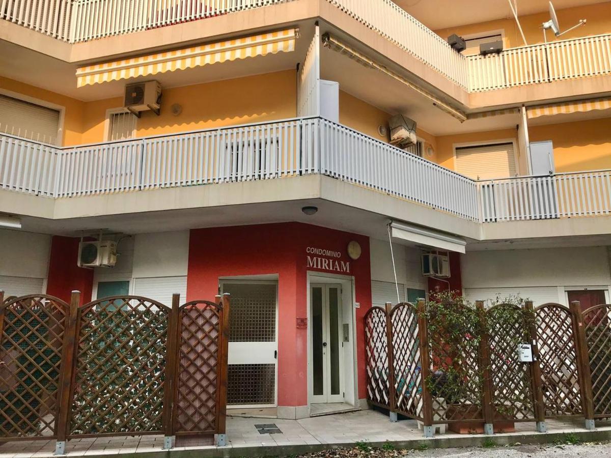 Residence Miriam 2 Bibione Extérieur photo