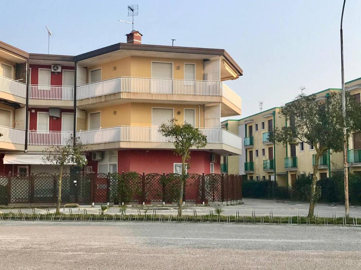 Residence Miriam 2 Bibione Extérieur photo